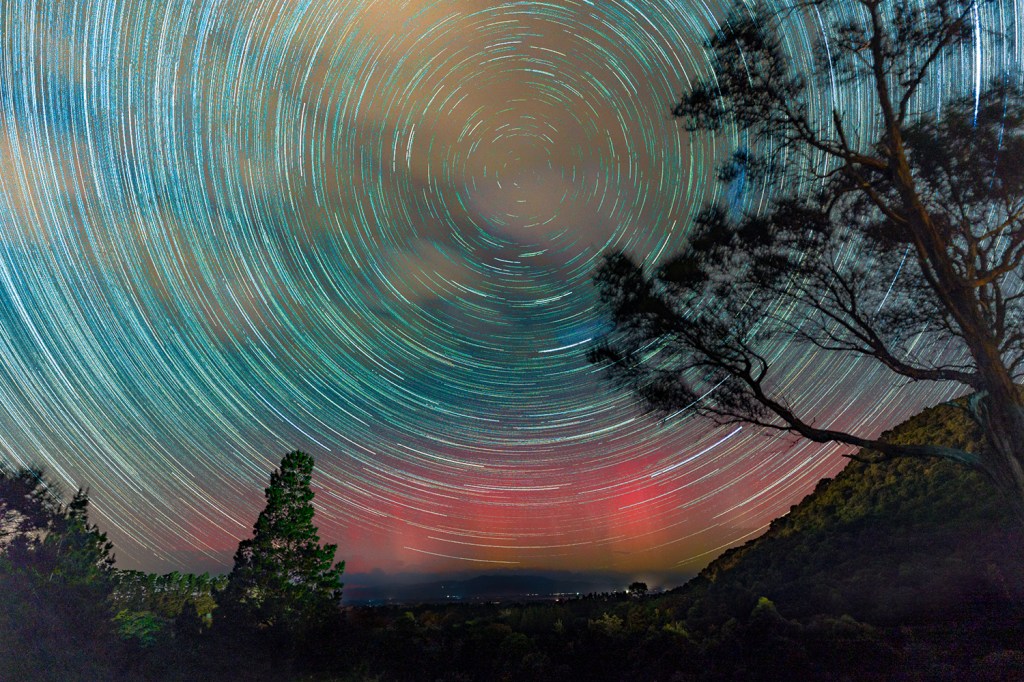 Aurora Australis star trail, 24 April 2023